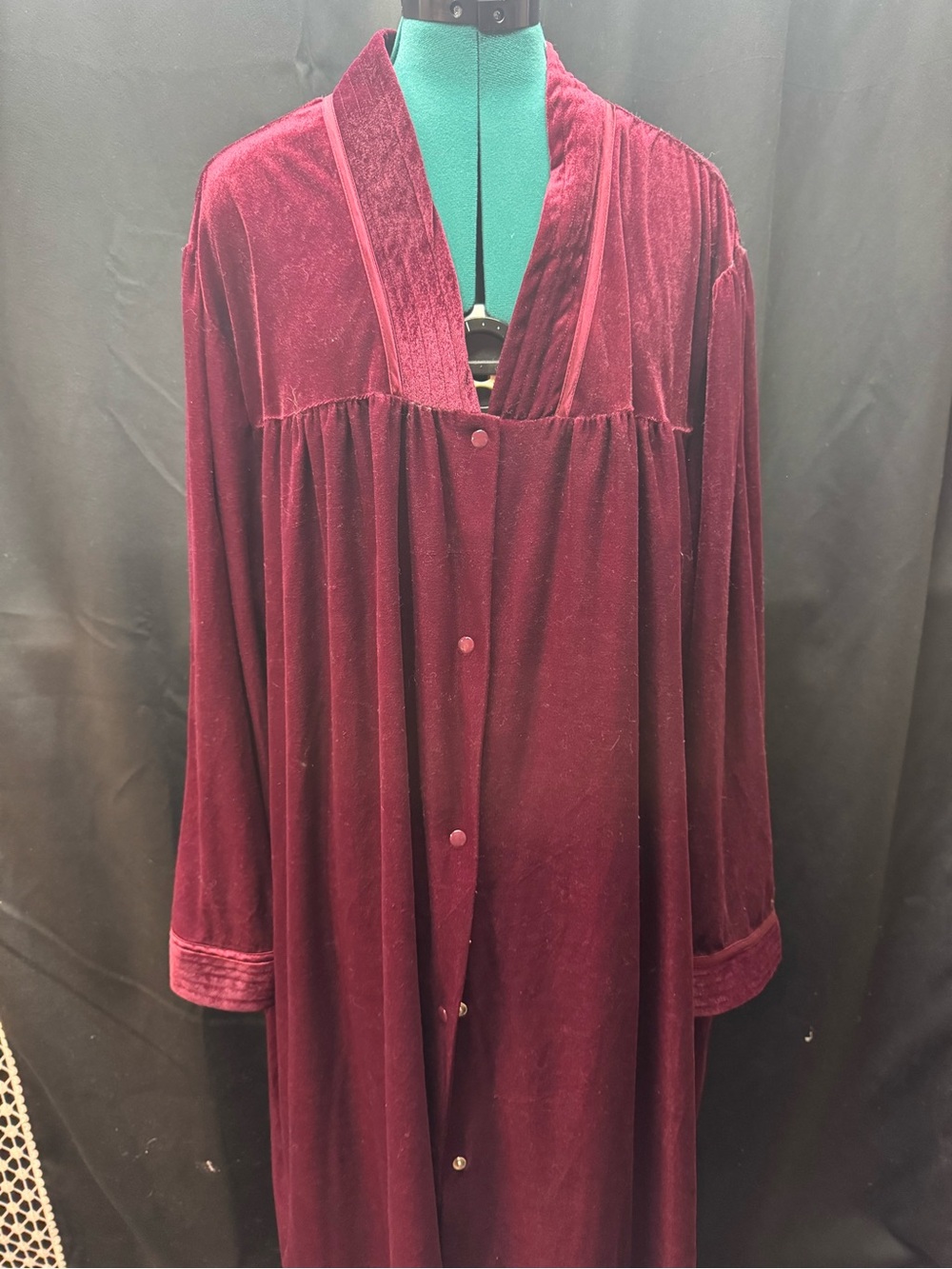 Women's Velvet Button-Front Robe- Burgundy